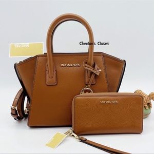 🌟NeW! Michael Kors Set